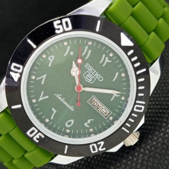 Seiko Other - Vintage 1983 Seiko Diver Automatic Mens Silver Watch W/daydate & Glass back